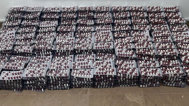 Tekirdağ'da bir otomobilde 19 bin 320 uyuşturucu içerikli hap ele geçirildi