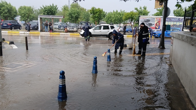 Bandırma'da sağanak; metrekareye 70 kilogram yağış düştü
