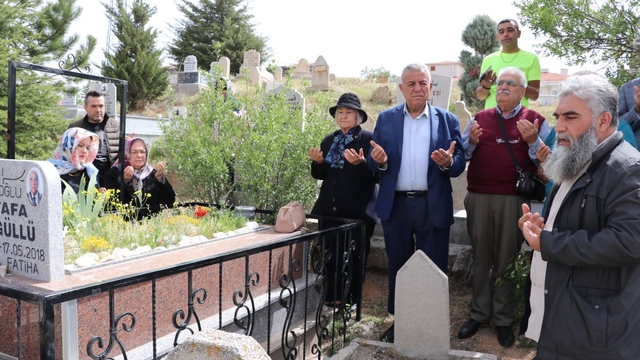 Kırşehir'de 'Ahi Baba' ölümünün 7'nci yıl dönümünde anıldı