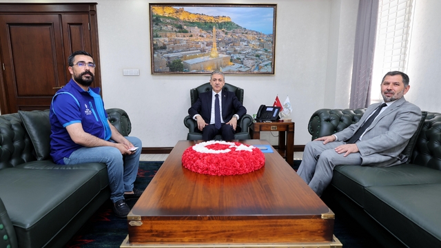 Mardin Valisi Akkoyun'dan Türkiye Diyanet Vakfı'na Gazze için kurban bağışı