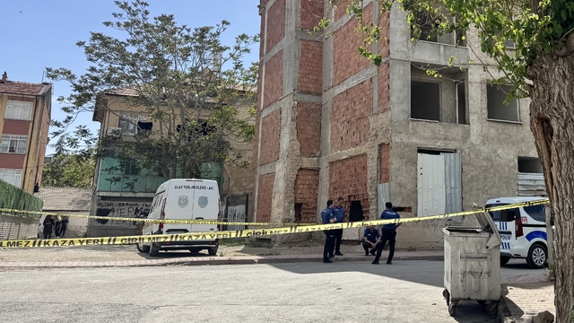 Konya'da inşaat halindeki binada ceset bulundu