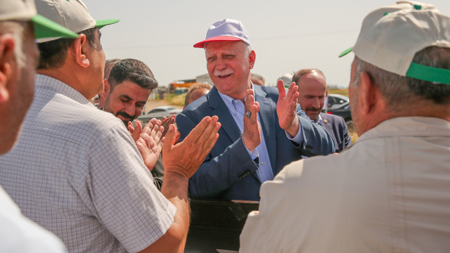 TZOB Genel Başkanı Bayraktar, Diyarbakır'da kuraklıktan etkilenen tarlaları inceledi