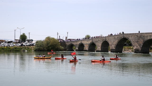 Muş'ta doğa yürüyüşü ve şenlik düzenlendi