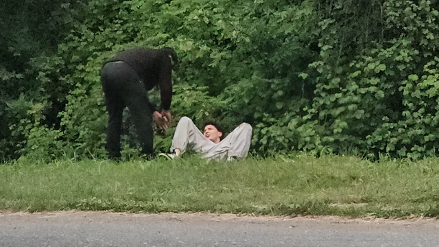 Motosikletiyle ilerlerken tabancayla vuruldu