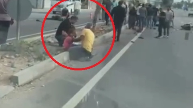 İki motosikletin çarpıştığı kaza kamerada: 1 ölü, 2 yaralı- Yeniden