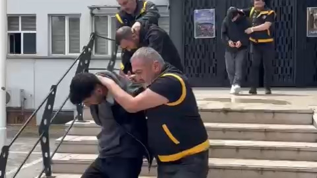 Berber çırağını, kız kardeşleriyle arkadaşlık yaptığı için öldürmüşler