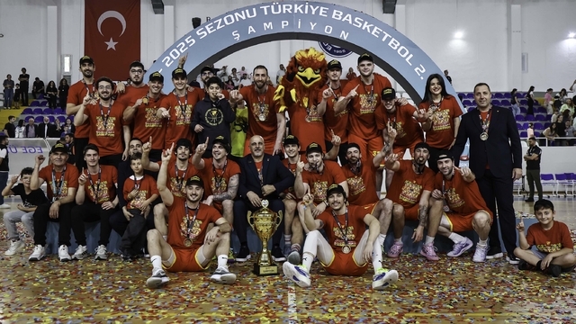 Göztepe potada kupasına kavuştu