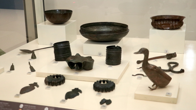 Erzurum'da 3 bin yıl önce bölgede yaşam mücadelesini anlatan 144 eser ilk kez sergilendi