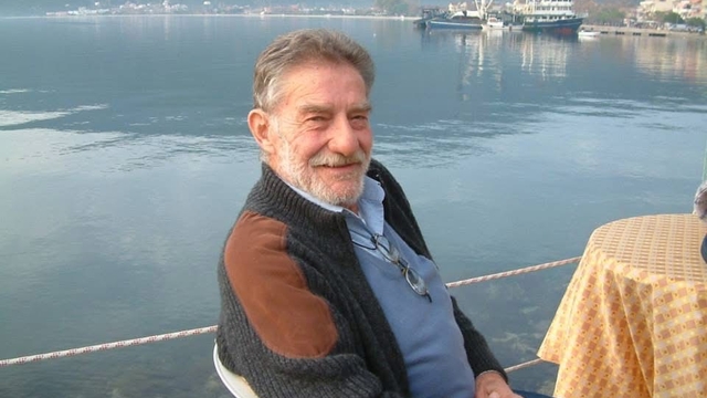 Kalça kemiği kırılan Ahmet Mekin hastaneye kaldırıldı