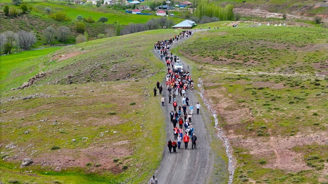 Bingöl'de 19 Mayıs Atatürk'ü Anma, Gençlik ve Spor Bayramı dolayısıyla doğa yürüyüşü düzenlendi
