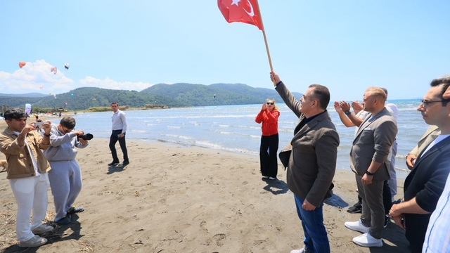 Sakin Kent Akyaka'da rüzgar sörfü şenliği yapıldı