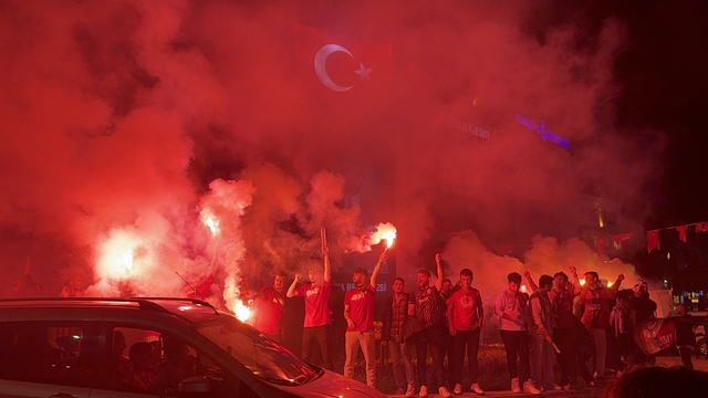 Yalova'da Galatasaraylı taraftarlardan şampiyonluk kutlaması