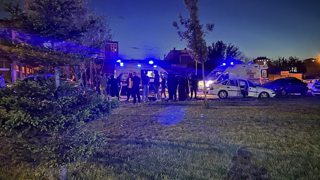 Sivas'ta tabanca ve bıçaklı kavga: 4 yaralı