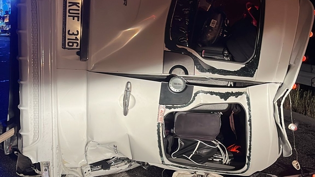 Manisa'da devrilen minibüsteki 1 kişi öldü, 13 kişi yaralandı