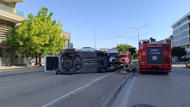 Ekip otosu kaza yaptı: 2'si polis, 5 yaralı