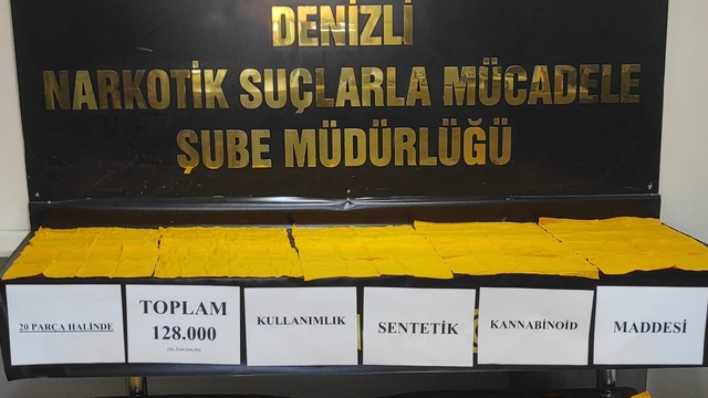 Denizli'de otomobilde 128 bin kullanımlık sentetik uyuşturucu ele geçirildi