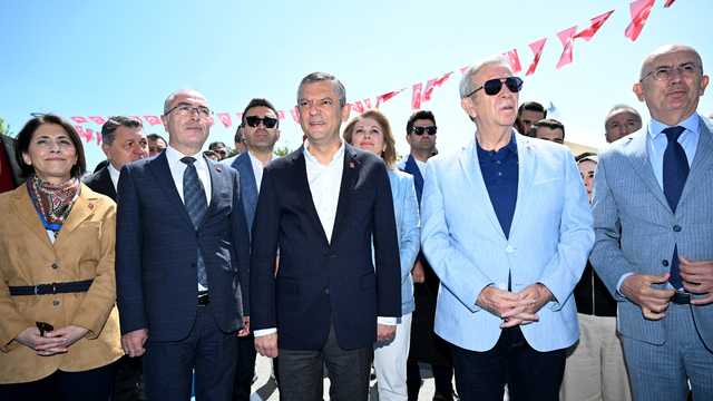 CHP Genel Başkanı Özel, "Ankara Yarı Maratonu ve Halk Koşusu" için düzenlenen programda konuştu: