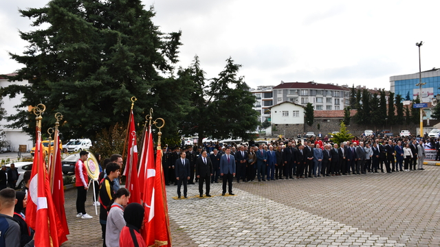 Havza ve Vezirköprü'de 19 Mayıs Atatürk'ü Anma, Gençlik ve Spor Bayramı kutlandı