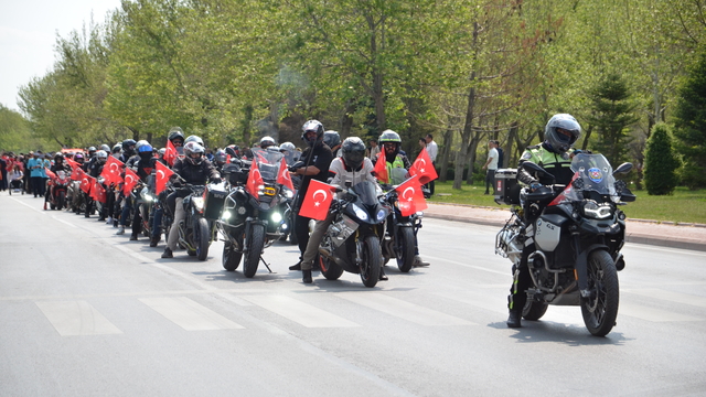 Konya ve çevre illerde 19 Mayıs Atatürk'ü Anma, Gençlik ve Spor Bayramı kutlanıyor
