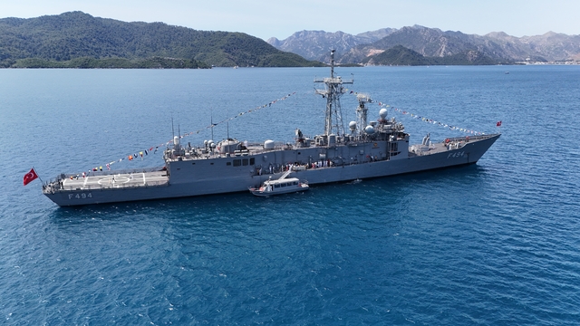 Muğla'da Deniz Kuvvetleri gemileri ile Sahil Güvenlik botları ziyarete açıldı