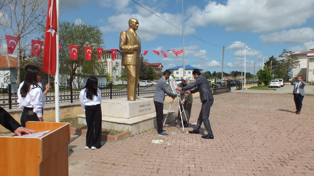 Sivas'ın ilçelerinde 19 Mayıs Atatürk'ü Anma, Gençlik ve Spor Bayramı kutlandı