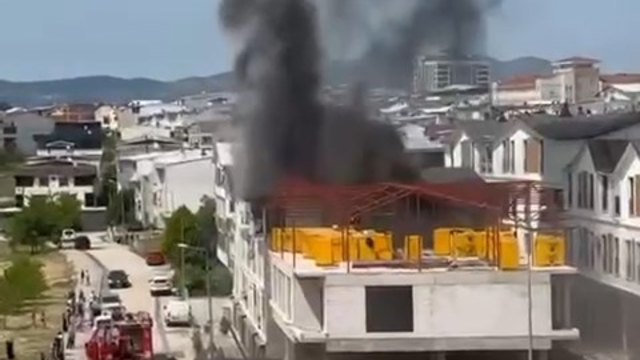 Yangın çıkan daire, kullanılamaz hale geldi