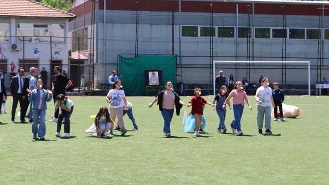 Düzce'nin ilçelerinde 19 Mayıs Atatürk'ü Anma Gençlik ve Spor Bayramı kutlandı