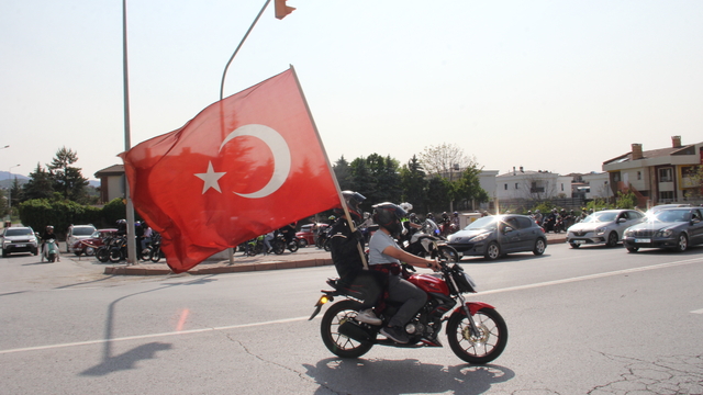 Kayseri'de motosiklet tutkunları 19 Mayıs'ı şehir turuyla kutladı