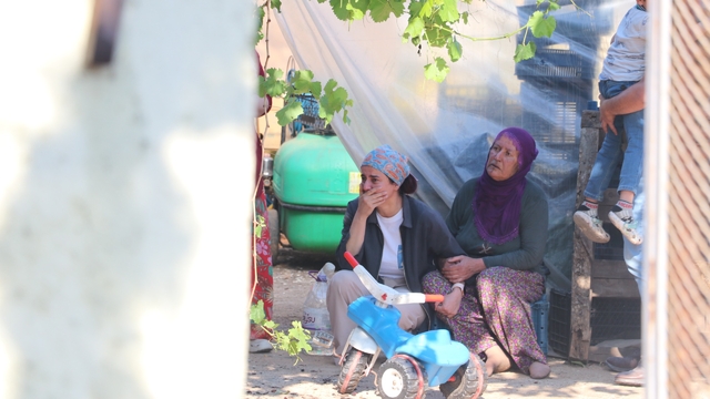 Antalya'da müstakil evde yangın paniği; torun parkta bulundu