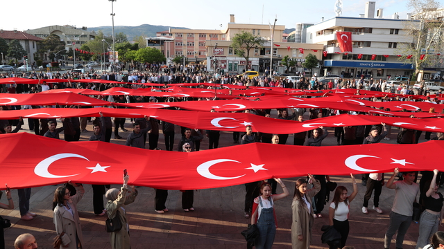 Erzurum ve Erzincan'da, 19 Mayıs Atatürk'ü Anma, Gençlik ve Spor Bayramı kutlandı