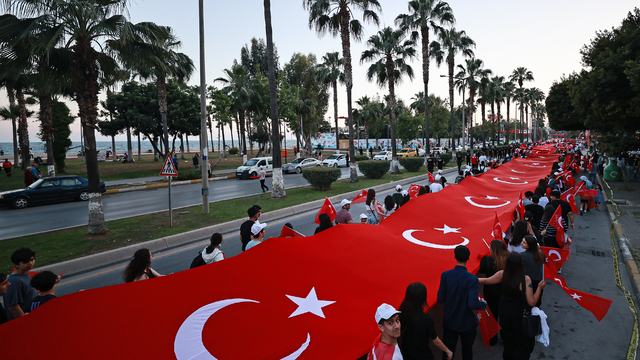 Adana ve Mersin'de, 19 Mayıs Atatürk'ü Anma, Gençlik ve Spor Bayramı kutlandı