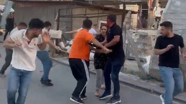 Mardin'de taşlı ve sopalı kavga kamerada: 6 yaralı