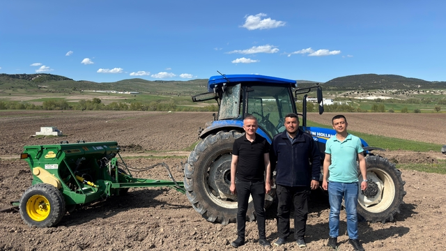 Orta'da kara buğday tohumları toprakla buluşturuldu