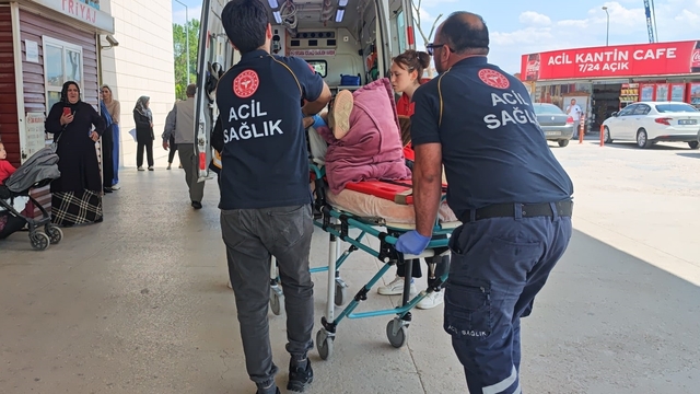 Bursa'da bacağına korkuluk demiri saplanan çocuk yaralandı