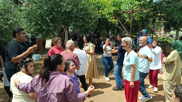 Kozan'da özel gereksinimli bireyler için etkinlik düzenlendi