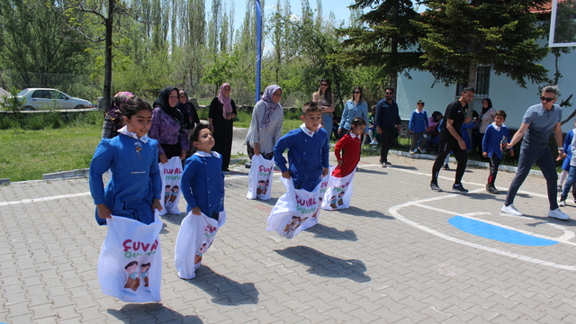 'Anadolu Sultanları' yarışmalara çocuklarıyla katıldı