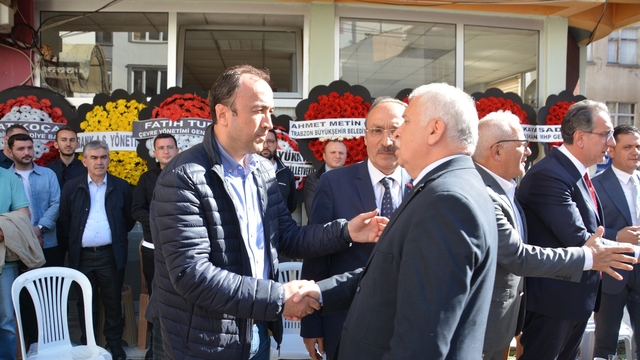 Yerel Yönetimler Genel Müdürü Turan Konak'ın annesi son yolculuğuna uğurlandı