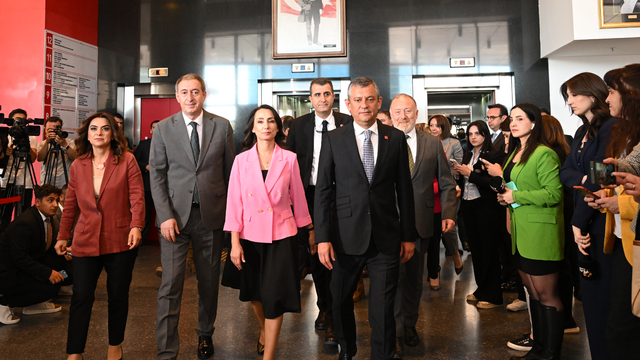 CHP Genel Başkanı Özel, DEM Parti heyeti ile görüştü: