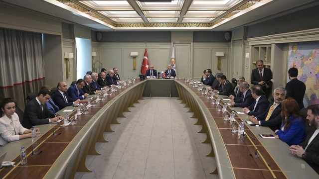 Azerbaycan heyeti, AK Parti'yi ziyaret etti