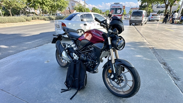Düzce'de motosikletin yayalara çarptığı kazada 3 kişi yaralandı