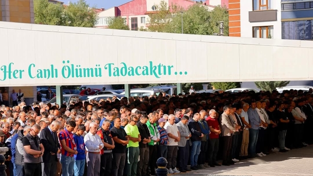 19 yaşındaki Ecem'in organları, hastalara umut oldu (2)