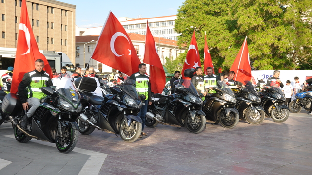 Eskişehir'de Türk Silahlı Kuvvetlerini Güçlendirme Vakfı korteji düzenlendi