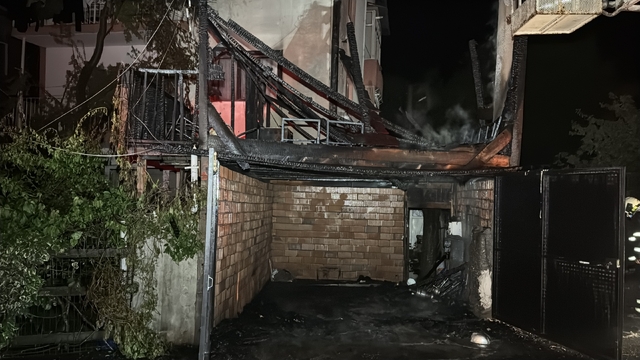 Karabük'te garajda çıkan yangın söndürüldü