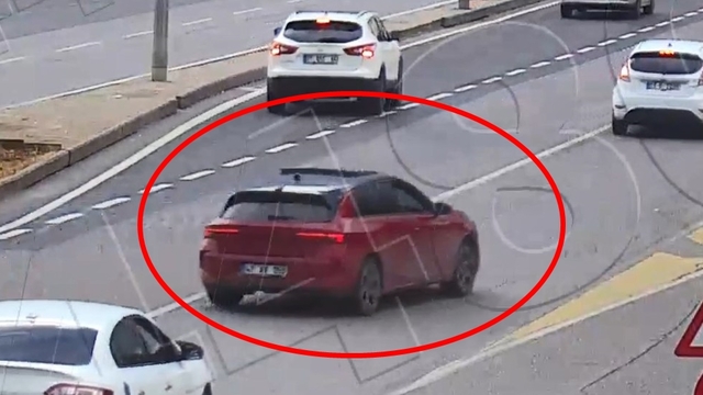 Ehliyeti 2016 yılında iptal edilen sürücü makas atarken yakalandı; 54 bin TL ceza kesildi