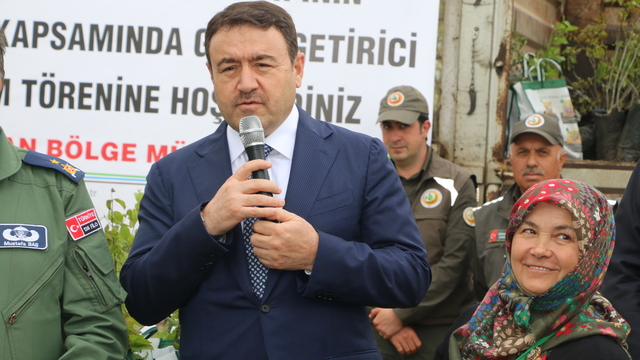 Kütahya'da kadın kooperatifine gelir getirici fidan desteğinde bulunuldu