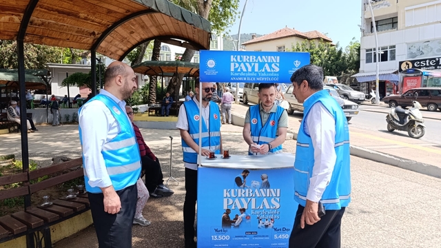 Anamur'da vekaleten kurban bağışı standı açıldı
