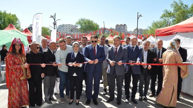 Kütahya'da meslek liseleri fuarda tanıtılıyor