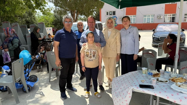 Gülnar Belediye Başkanı Fatih Önge mezun olduğu ilkokulun kermesine katıldı