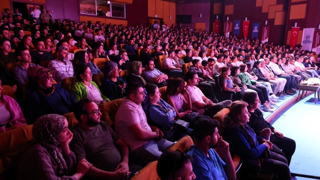 Hatay'da "İkinci Bahar" tiyatro oyunu sahnelendi