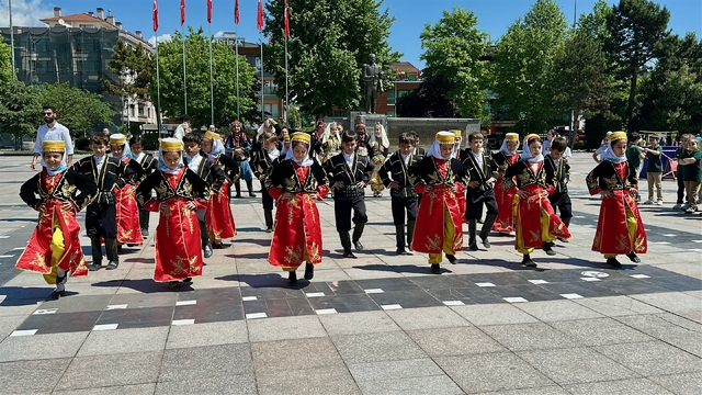 Düzce'de "Aile Yılı" etkinliği eğlenceli anlara sahne oldu
